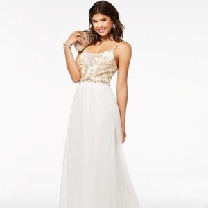 White Tulle Prom/Evening Gown (SIZE 3)